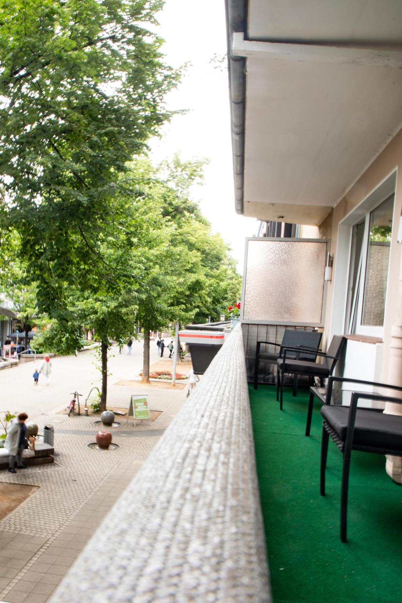 Me Living Bad Pyrmont Innenstadt 10 Meter Balkon Exterior photo