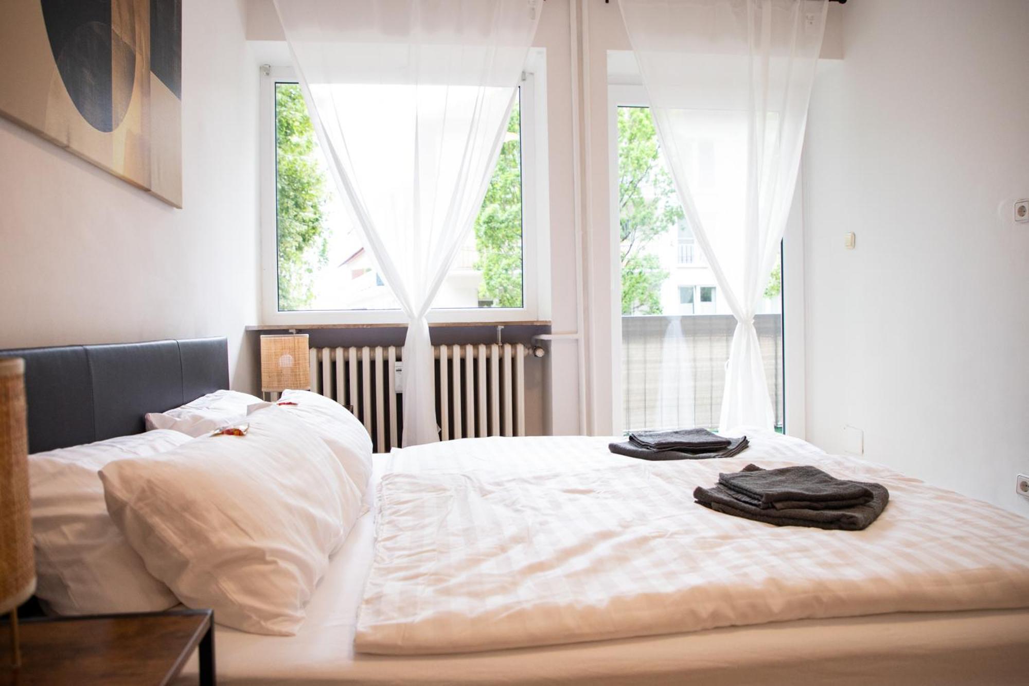 Me Living Bad Pyrmont Innenstadt 10 Meter Balkon Exterior photo